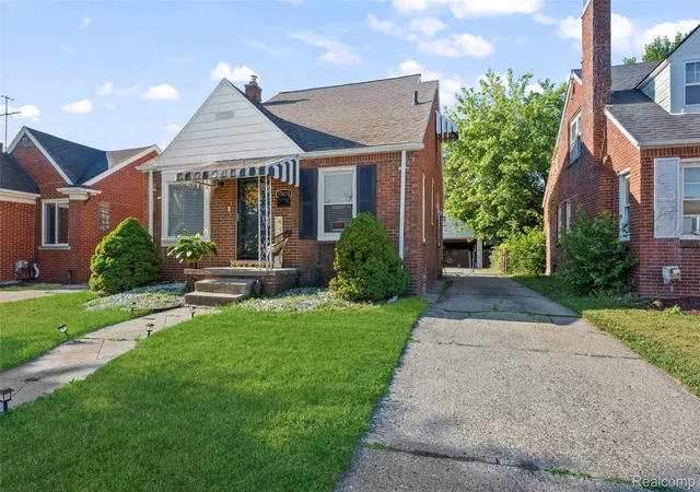 2nd image of 15610 Veronica Ave, Eastpointe, MI 48021 | MLS# 20261060729