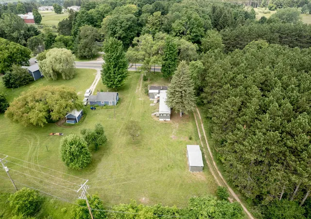 2nd image of 4745 N Long Lake Rd, Traverse City, MI 49684 | MLS# 78080071874