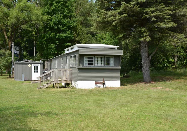 3rd image of 4745 N Long Lake Rd, Traverse City, MI 49684 | MLS# 78080071874