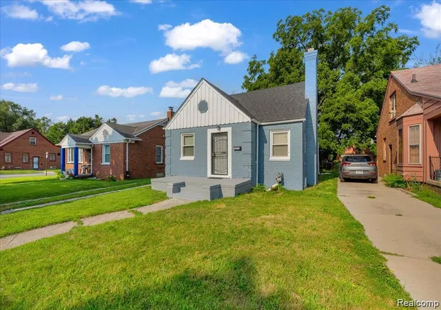 Photo 1 of Sale Pending at 16111 Gilchrist St, Detroit, MI 48235 | MLS# 20261060743 | Listing updated on 2026-10-01