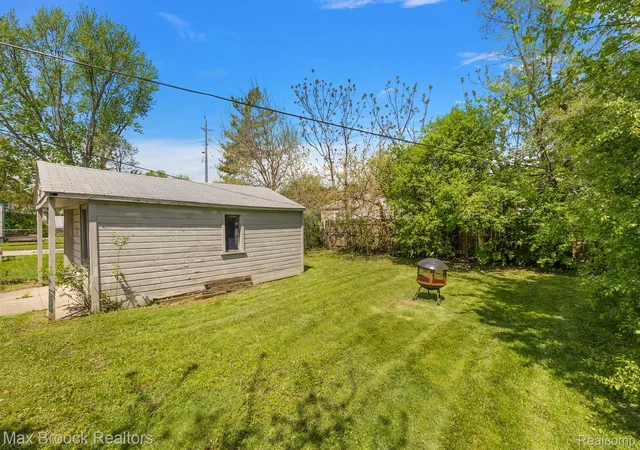 19th image of 561 E Bennett Ave, Ferndale, MI 48220 | MLS# 20261060750