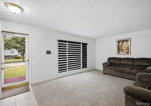 Photo 4 of Single family home for sale at 20395 Briarwood Ct, Southfield, MI 48076 | MLS# 20261060752 | Listing updated on 2026-08-29