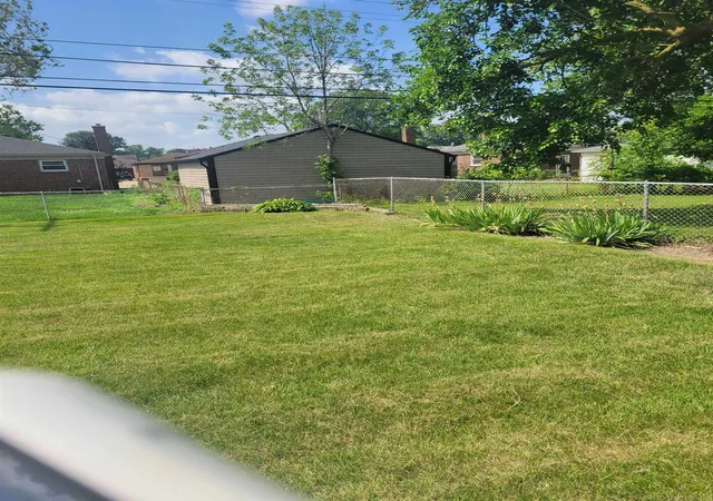Photo 3 of Single family home for sale at 22700 Barton St, Saint Clair Shores, MI 48081 | MLS# 58050217183 | Listing updated on 2026-09-01