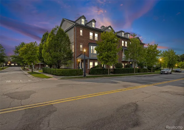 Photo 2 of Condo for sale at 1614 Town Cmns Dr, Howell, MI 48855 | MLS# 20261060759 | Listing updated on 2026-08-24