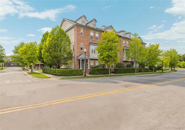 Photo 3 of Condo for sale at 1614 Town Cmns Dr, Howell, MI 48855 | MLS# 20261060759 | Listing updated on 2026-08-24