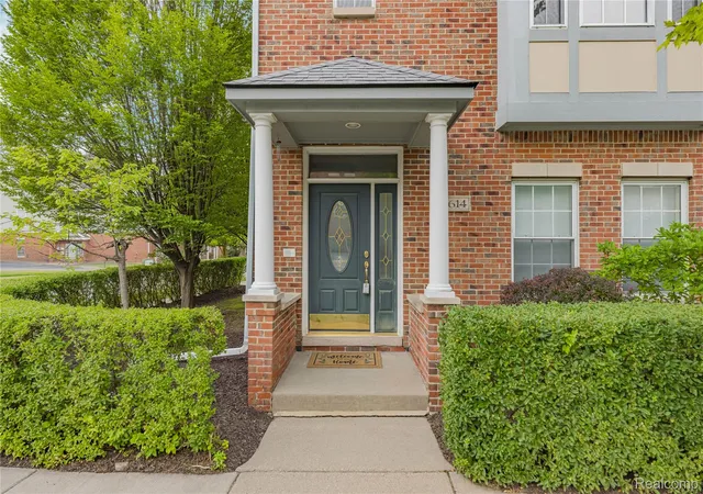 Listing Photo 4 - Condo for sale in building located at 1614 Town Commons Dr, Howell, MI 48855