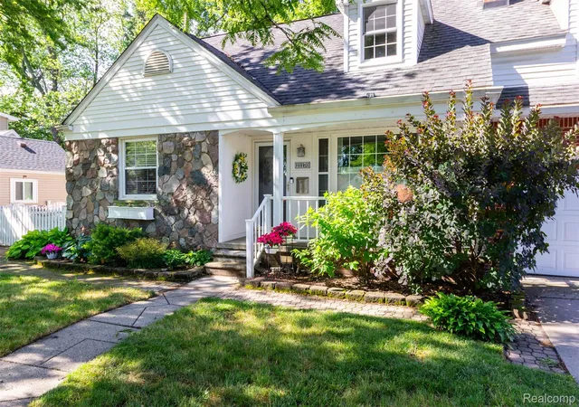 Photo 3 of Single family home for sale at 21170 Outer Dr, Dearborn, MI 48124 | MLS# 20261060762 | Listing updated on 2026-08-05