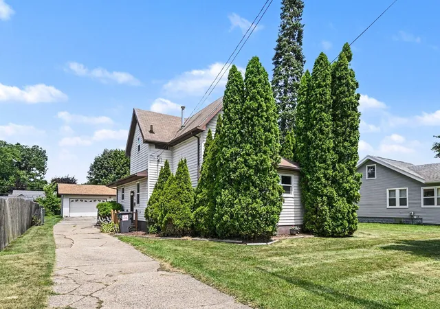 2nd image of 514 Saint Clair Ave, Jackson, MI 49202 | MLS# 55026040262