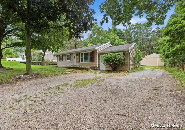 Photo 2 of Single family home for sale at 2014 3 Mile Rd Ne, Grand Rapids, MI 49505 | MLS# 65026040264 | Listing updated on 2026-09-18