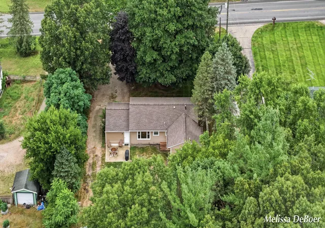 Photo 3 of Single family home for sale at 2014 3 Mile Rd NE, Grand Rapids, MI 49505 | MLS# 65026040264 | Listing updated on 2026-09-18
