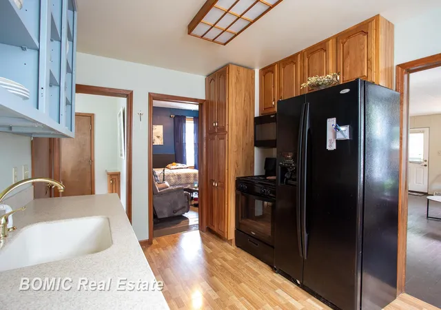 3rd image of 1101 S Farragut St, Bay City, MI 48708 | MLS# 61050217196