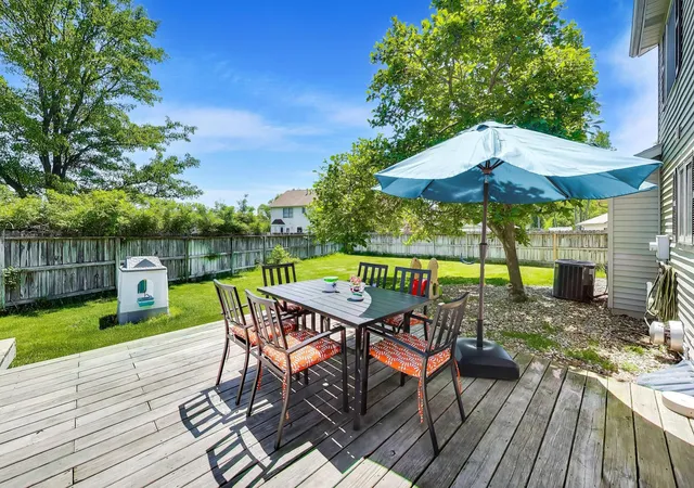 3rd image of 4015 Silver Oaks Dr, Saint Joseph, MI 49085 | MLS# 69026040269