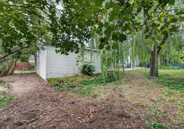 39th image of 25627 Princeton St, Dearborn Heights, MI 48125 | MLS# 20261060780