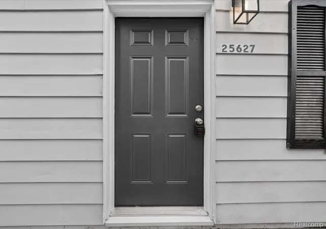 5th image of 25627 Princeton St, Dearborn Heights, MI 48125 | MLS# 20261060780