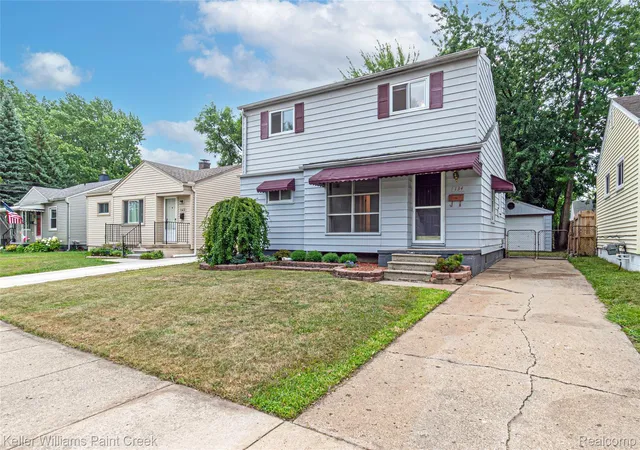 3rd image of 134 E Barrett Ave, Madison Heights, MI 48071 | MLS# 20261060784