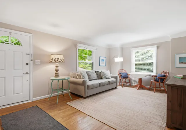 3rd image of 2104 Arborview Blvd, Ann Arbor, MI 48103 | MLS# 81026040274