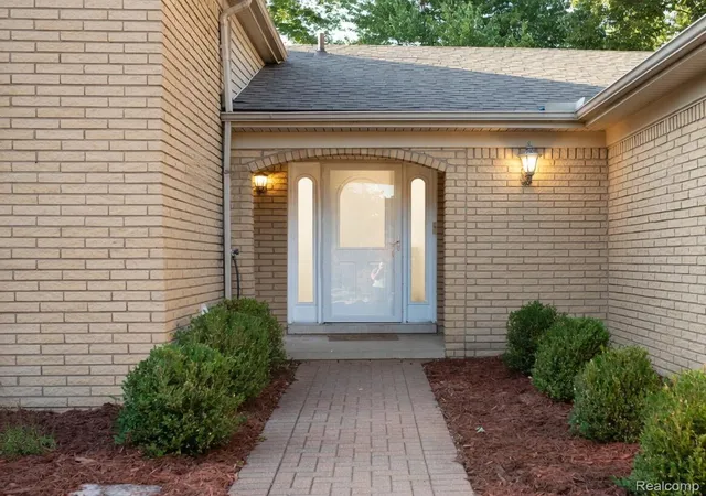 2nd image of 34608 Pinehurst Dr, Livonia, MI 48154 | MLS# 20261060788