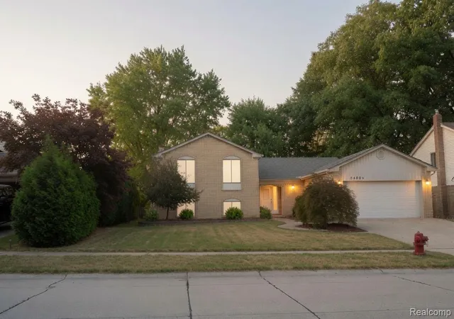 40th image of 34608 Pinehurst Dr, Livonia, MI 48154 | MLS# 20261060788