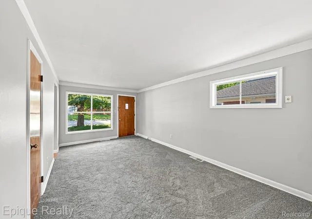 Photo 4 of Single family home for sale at 14589 Helen St, Southgate, MI 48195 | MLS# 20261060789 | Listing updated on 2026-09-09