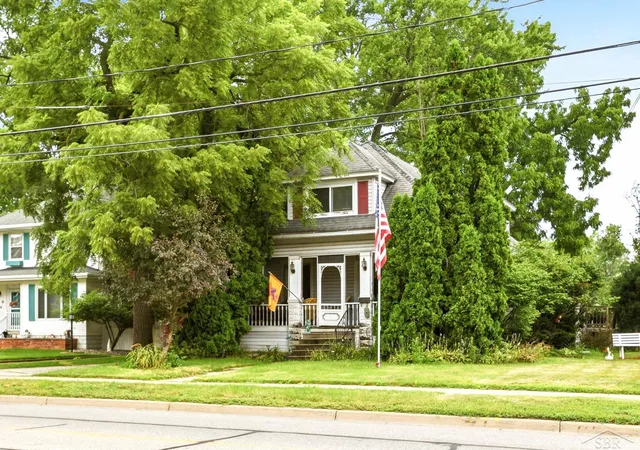 Photo 1 of Sale Pending at 1642 Brockway St, Saginaw, MI 48602 | MLS# 61050217204 | Listing updated on 2026-09-17