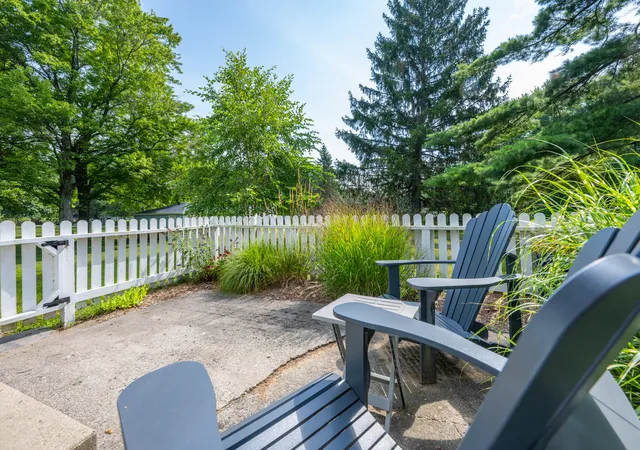 3rd image of 13830 Red Arrow Hwy, Chikaming Township Berrien, MI 49115 | MLS# 69026040282