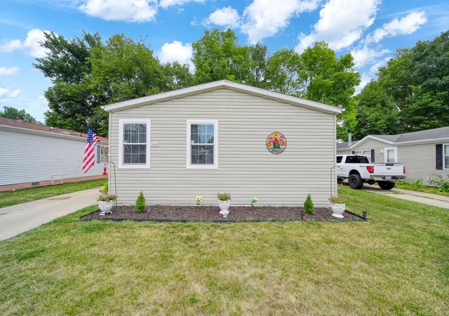 Photo 2 of Single family home for sale at 508 Rio Grande Dr, Adrian, MI 49221 | MLS# 81026040287 | Listing updated on 2026-09-14