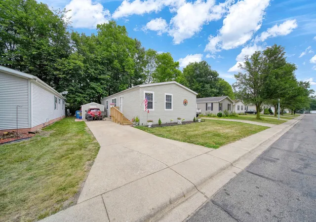 Photo 3 of Single family home for sale at 508 Rio Grande Dr, Adrian, MI 49221 | MLS# 81026040287 | Listing updated on 2026-09-14