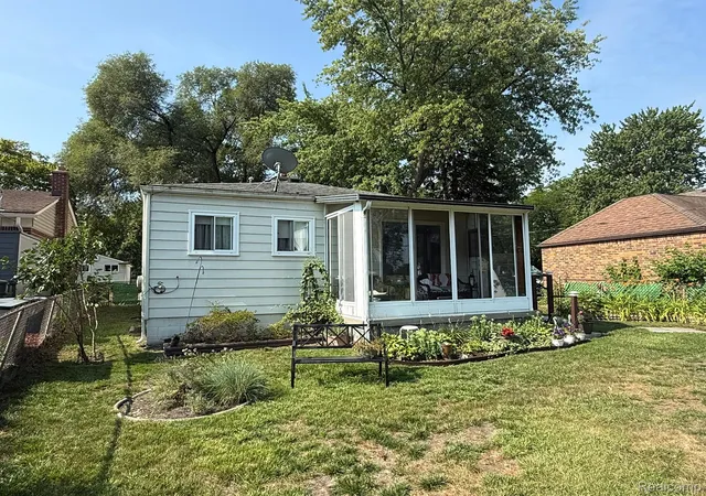 Photo 4 of Single family home for sale at 22225 Saint Gertrude St, Saint Clair Shores, MI 48081 | MLS# 20261060804 | Listing updated on 2026-08-21