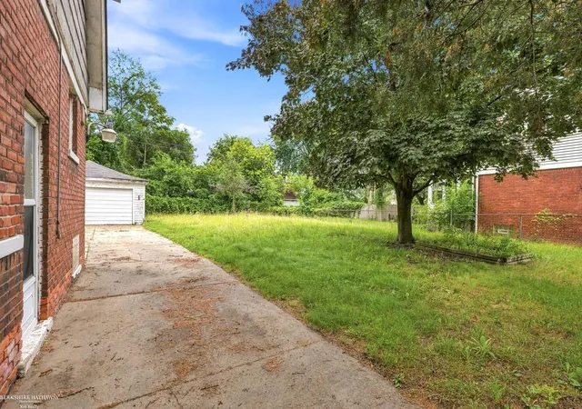 3rd image of 15374 Stansbury St, Detroit, MI 48227 | MLS# 58050217207