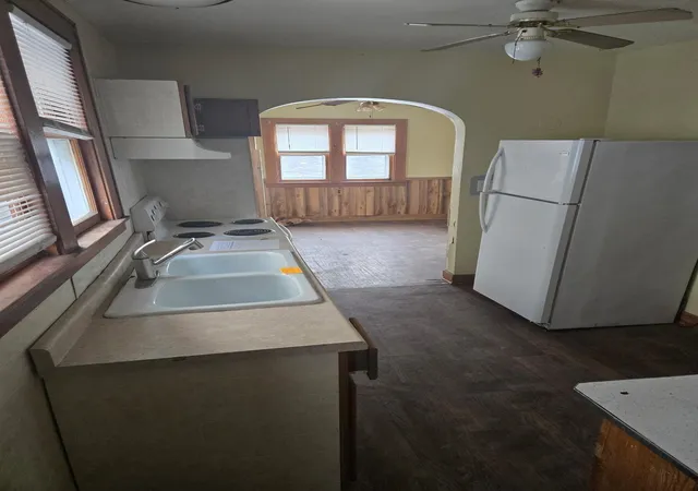 4th image of 1817 Maplewood Ave, Lansing, MI 48910 | MLS# 5050217208
