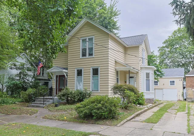 2nd image of 116 S 4th St, Niles, MI 49120 | MLS# 69026040295