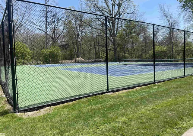 2nd image of 1343 Autumn Ln, Rochester Hills, MI 48306
