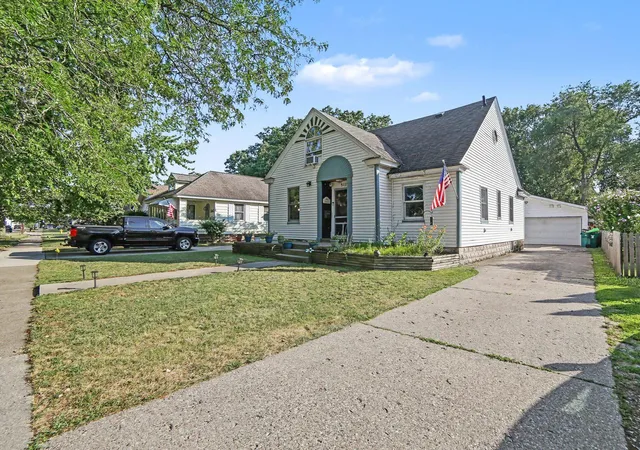 Photo 1 of Single family home for sale at 513 Fowler St, Muskegon, MI 49445 | MLS# 71026040297 | Listing updated on 2026-09-14