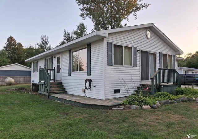 2nd image of 1045 Third St, Tawas City, MI 48763 | MLS# 57050217218