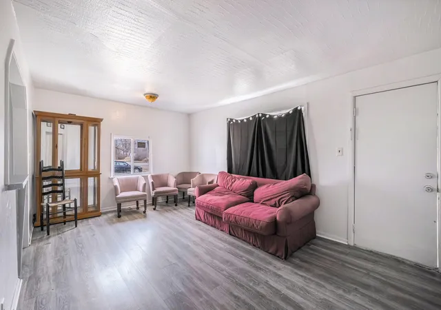 Photo 4 of Single family home for sale at 933 E Foss Ave, Flint, MI 48505 | MLS# 66026040307 | Listing updated on 2026-09-04