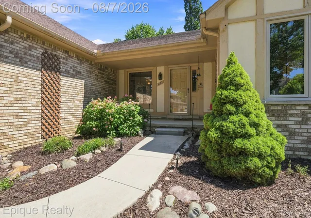 2nd image of 1162 Grandview Dr, Rochester Hills, MI 48306 | MLS# 20261060844
