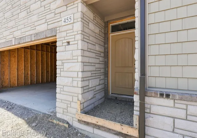 Photo 2 of Condo for sale at 455 Cornerstone Dr, Oxford, MI 48371 | MLS# 20261060848 | Listing updated on 2026-08-14