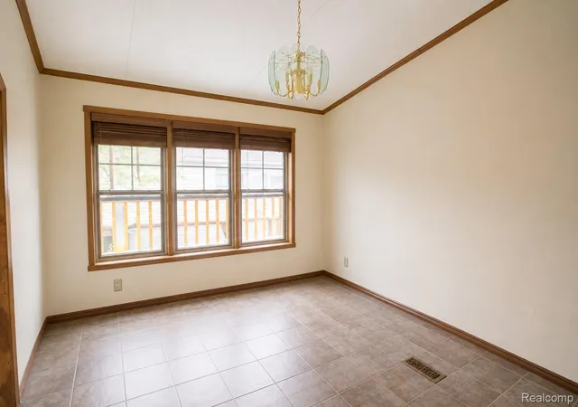Photo 5 of Single family home for sale at 48584 Lakeview Cir, Shelby Township, MI 48317 | MLS# 20261060855 | Listing updated on 2026-08-17