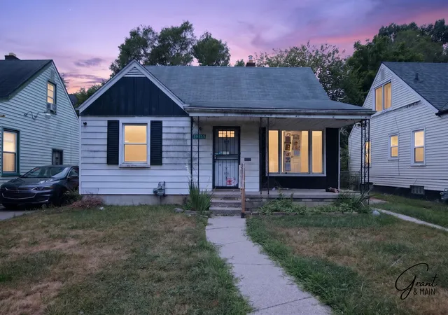 Photo 1 of Single family home for sale at 19335 Trinity St, Detroit, MI 48219 | MLS# 81026040320 | Listing updated on 2026-09-08