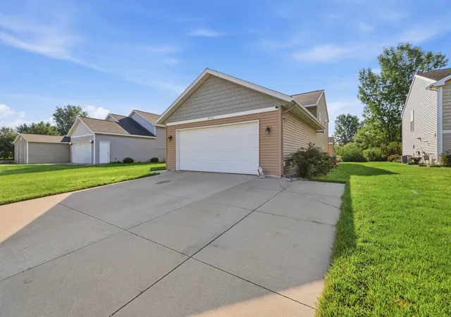 4th image of 9752 Crystal Cir, Zeeland, MI 49464 | MLS# 65026040321