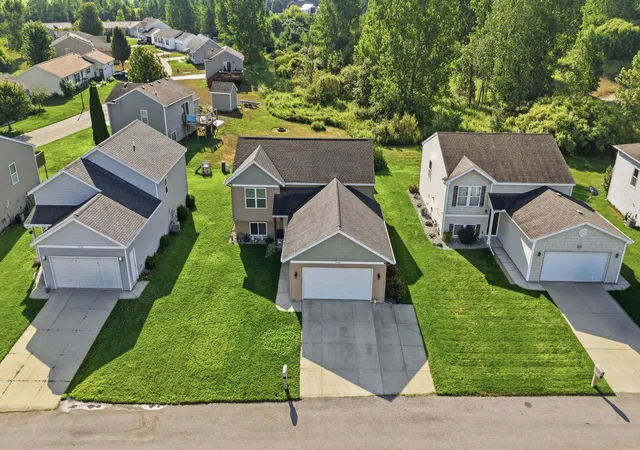 5th image of 9752 Crystal Cir, Zeeland, MI 49464 | MLS# 65026040321