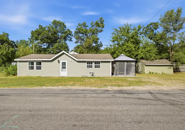 1st image of 5286 Hall Rd, Muskegon, MI 49442 | MLS# 71026040324