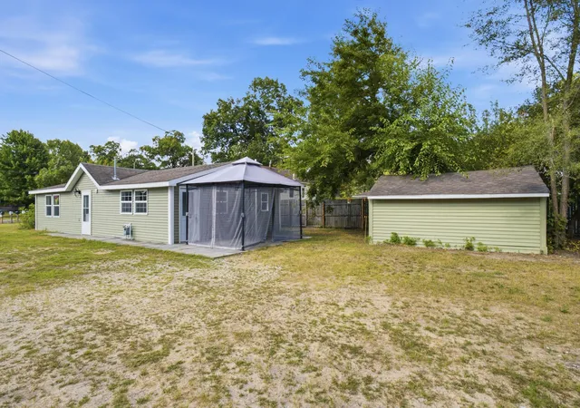 3rd image of 5286 Hall Rd, Muskegon, MI 49442 | MLS# 71026040324