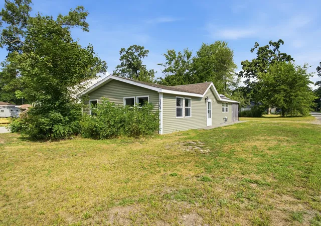 5th image of 5286 Hall Rd, Muskegon, MI 49442 | MLS# 71026040324