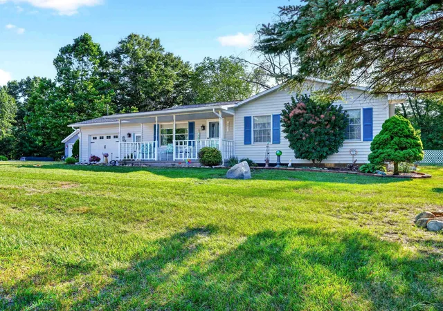 2nd image of 2811 Huckleberry Trail Trail, Farwell, MI 48622 | MLS# 61050217229