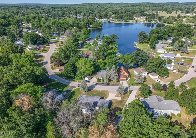 25th image of 2811 Huckleberry Trail Trail, Farwell, MI 48622 | MLS# 61050217229