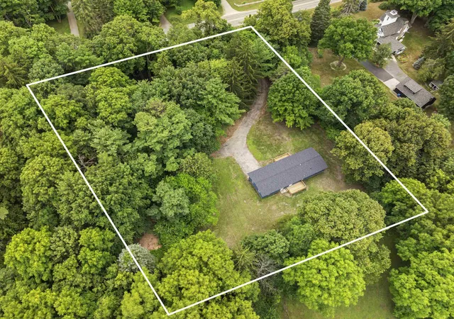 2nd image of 6800 Traverse Ave, Benzonia, MI 49616 | MLS# 78080071888