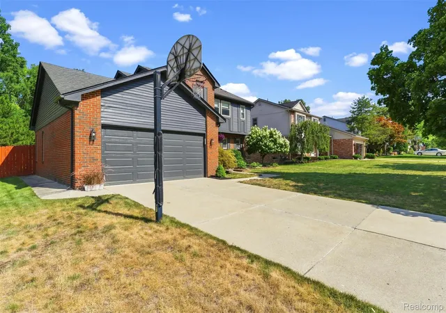4th image of 19360 Shadyside St, Livonia, MI 48152 | MLS# 20261060883