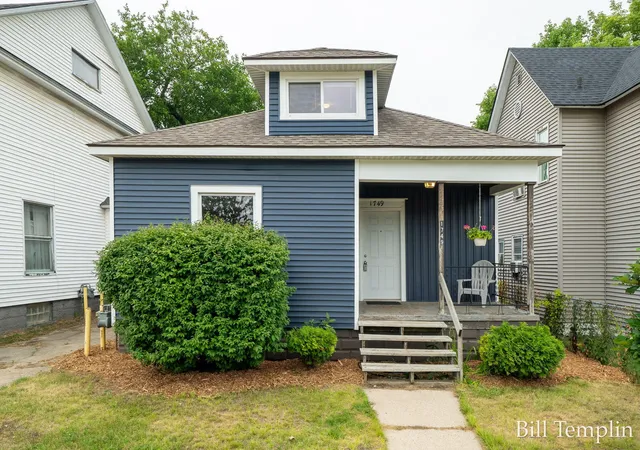1st image of 1749 Jefferson Ave Se, Grand Rapids, MI 49507 | MLS# 65026040330