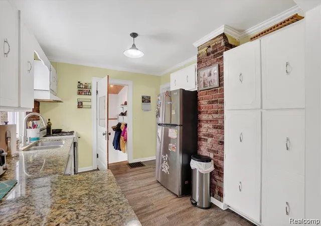 Photo 3 of Single family home for sale at 5802 Morganport Dr, Saginaw, MI 48601 | MLS# 20261060894 | Listing updated on 2026-09-27